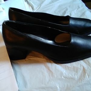 Ladies shoes
